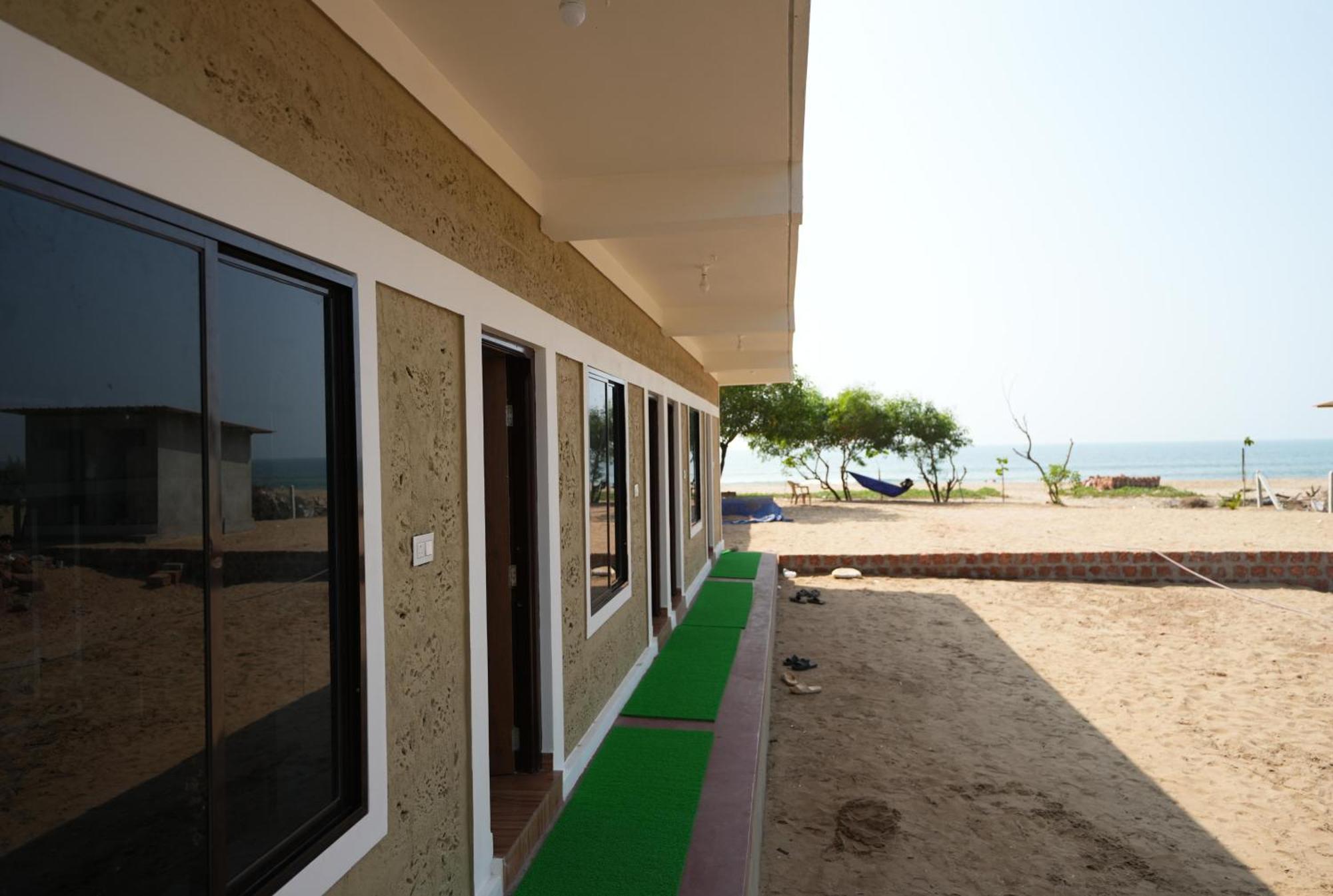 Borrbo Beach Hostel Gokarna Exteriör bild